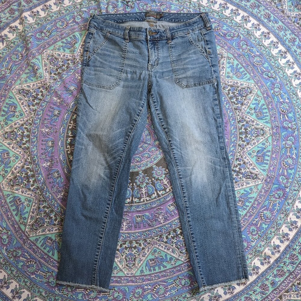 Torrid Size 10 Short Crop Boyfriend Jeans – Light Wash, Fringed Hem, Vintage Str